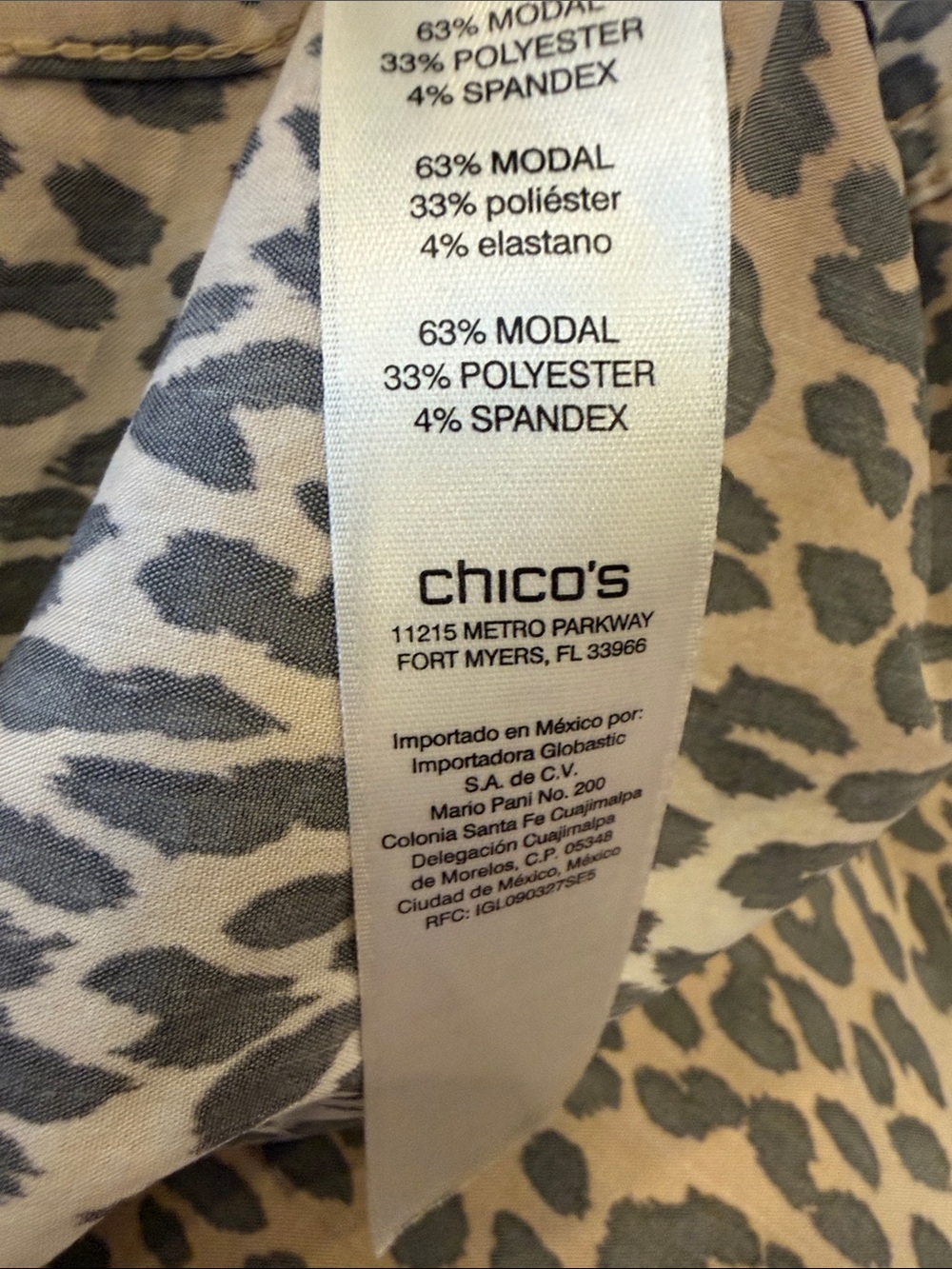 Chico's Leopard Print Button-Front Blouse XL - Picture 6 of 6
